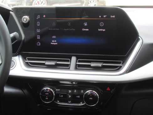 Used 2025 Chevrolet Trax LT w/ Driver Confidence Package FWD image 14