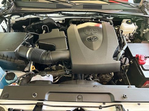 Used 2023 Toyota Tacoma TRD Off-Road AWD/4WD image 28