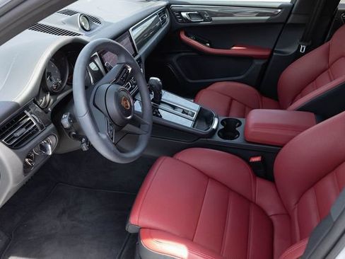 Used 2025 Porsche Macan S AWD/4WD image 2