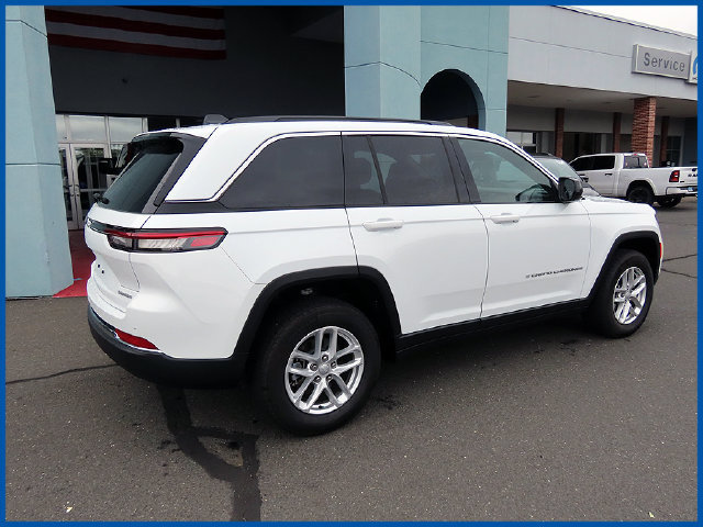 Used 2025 Jeep Grand Cherokee Laredo X w/ Trailer Tow Package AWD/4WD image 7