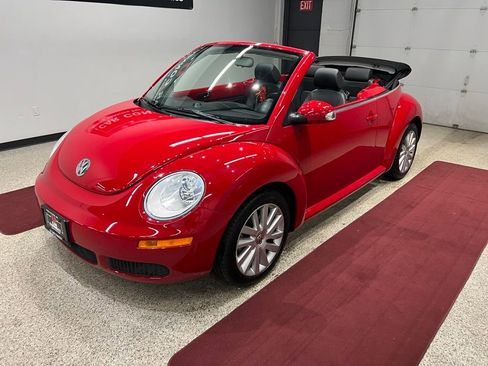 Used 2009 Volkswagen Beetle S image 3