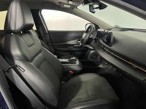 Used 2023 Nissan Ariya AWD image 32
