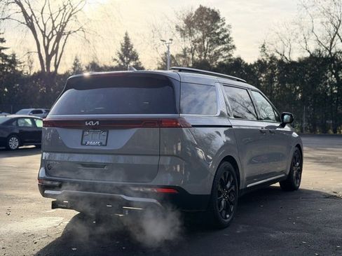 Used 2024 Kia Carnival SX Prestige image 4