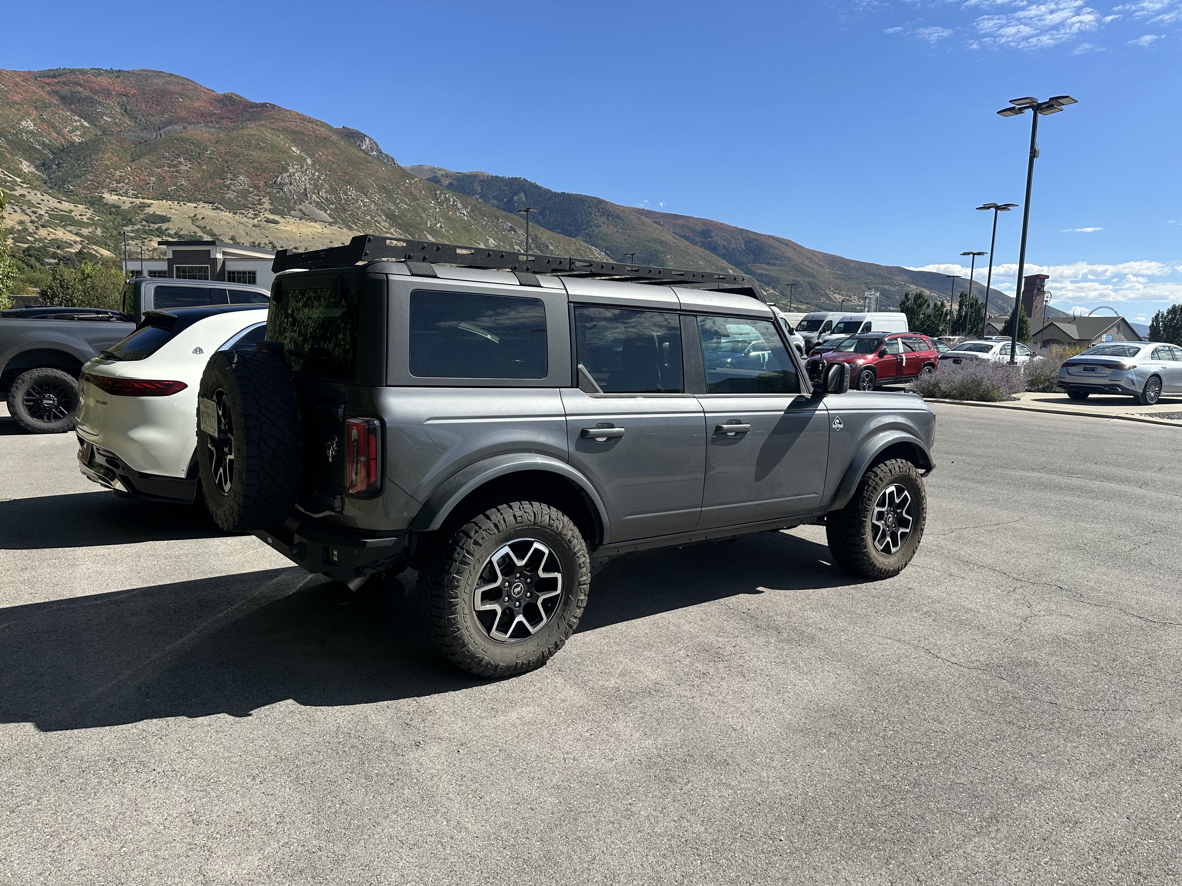 Used 2024 Ford Bronco Outer Banks AWD/4WD image 2