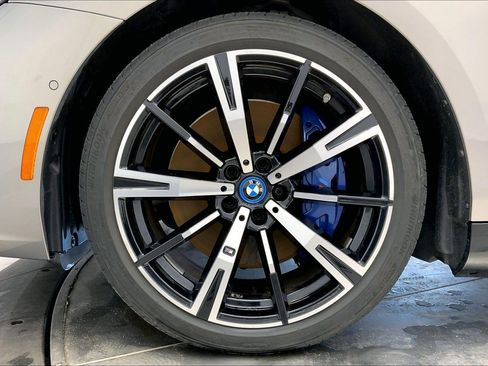Used 2024 BMW i5 M60 w/ Premium Package AWD/4WD image 9