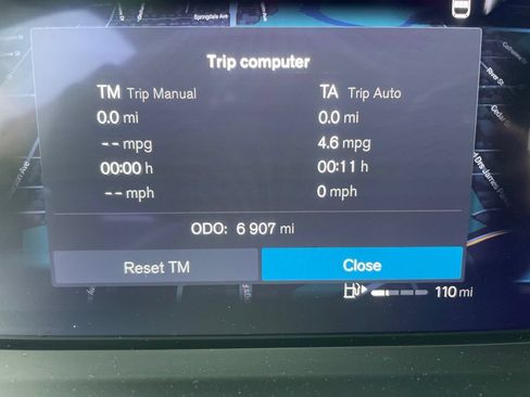 Used 2025 Volvo XC40 B5 Plus AWD/4WD image 23
