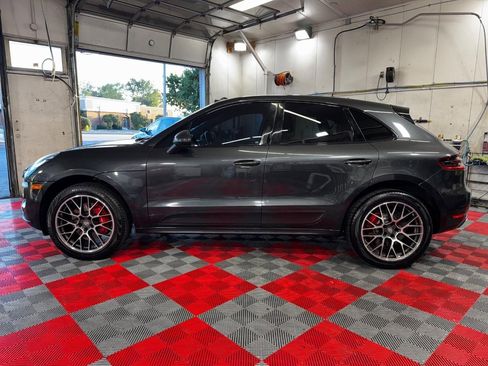 Used 2017 Porsche Macan Turbo image 4