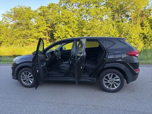 Used 2018 Hyundai Tucson SE AWD/4WD image 15