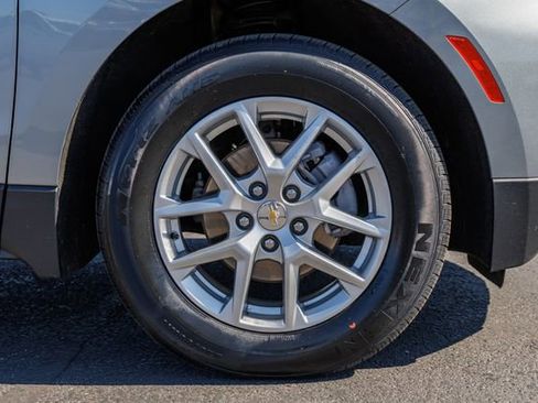 Used 2024 Chevrolet Equinox LT w/ Driver Convenience Package image 12