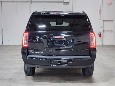 Used 2018 GMC Yukon XL SLT image 10