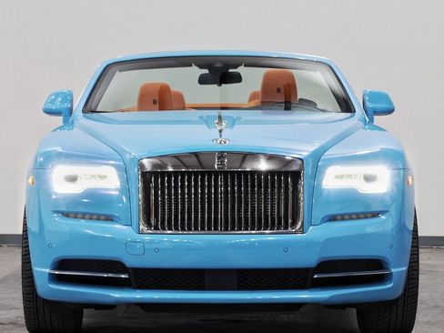 Used 2017 Rolls-Royce Dawn image 5