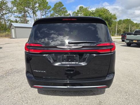 New 2026 Chrysler Pacifica Select FWD image 5