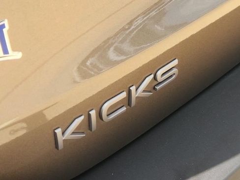 Used 2025 Nissan Kicks SV w/ Illumination Package FWD image 11