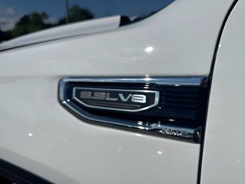 Used 2024 GMC Sierra 1500 SLT AWD/4WD image 30