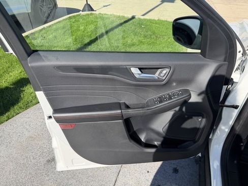 Certified 2024 Ford Escape ST-Line w/ Tech Pack #1 image 8