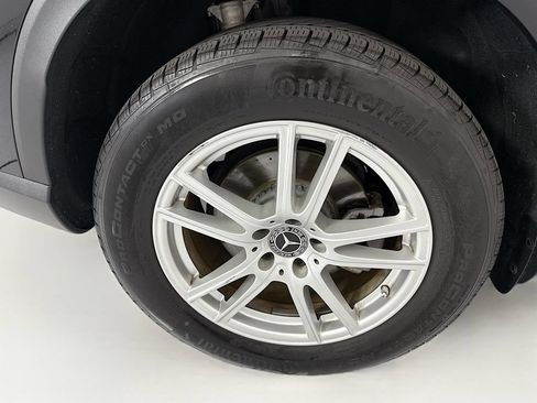 Used 2023 Mercedes-Benz GLC 300 w/ Exclusive Trim Package image 32