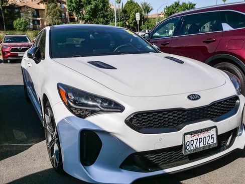 Used 2020 Kia Stinger GT1 RWD image 2