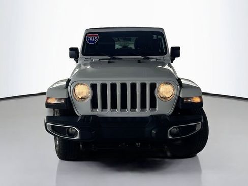Used 2018 Jeep Wrangler Unlimited Sahara image 2