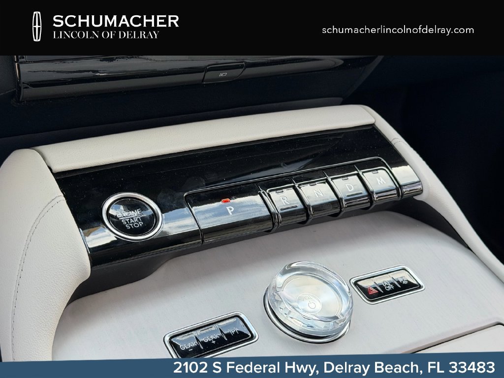 New 2026 Lincoln Navigator Premiere AWD/4WD image 17