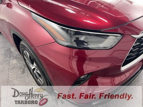 Used 2022 Toyota Highlander XLE image 9
