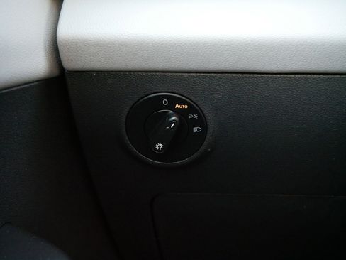 Used 2022 Volkswagen Taos SE image 27