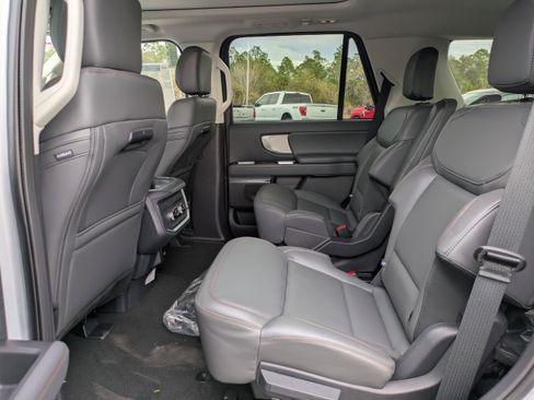 New 2025 Ford Expedition Active image 13