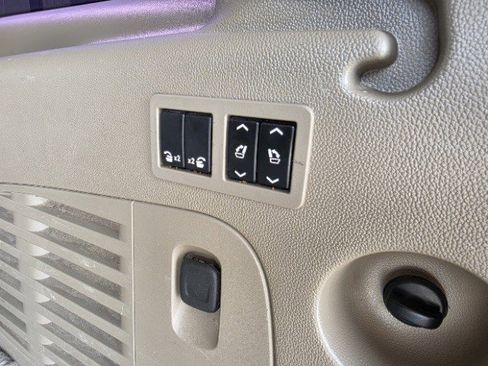 Used 2018 Chevrolet Suburban LT w/ Texas Edition Package image 29