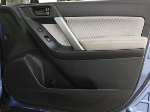 Used 2018 Subaru Forester 2.5i Premium w/ All-Weather Package image 9