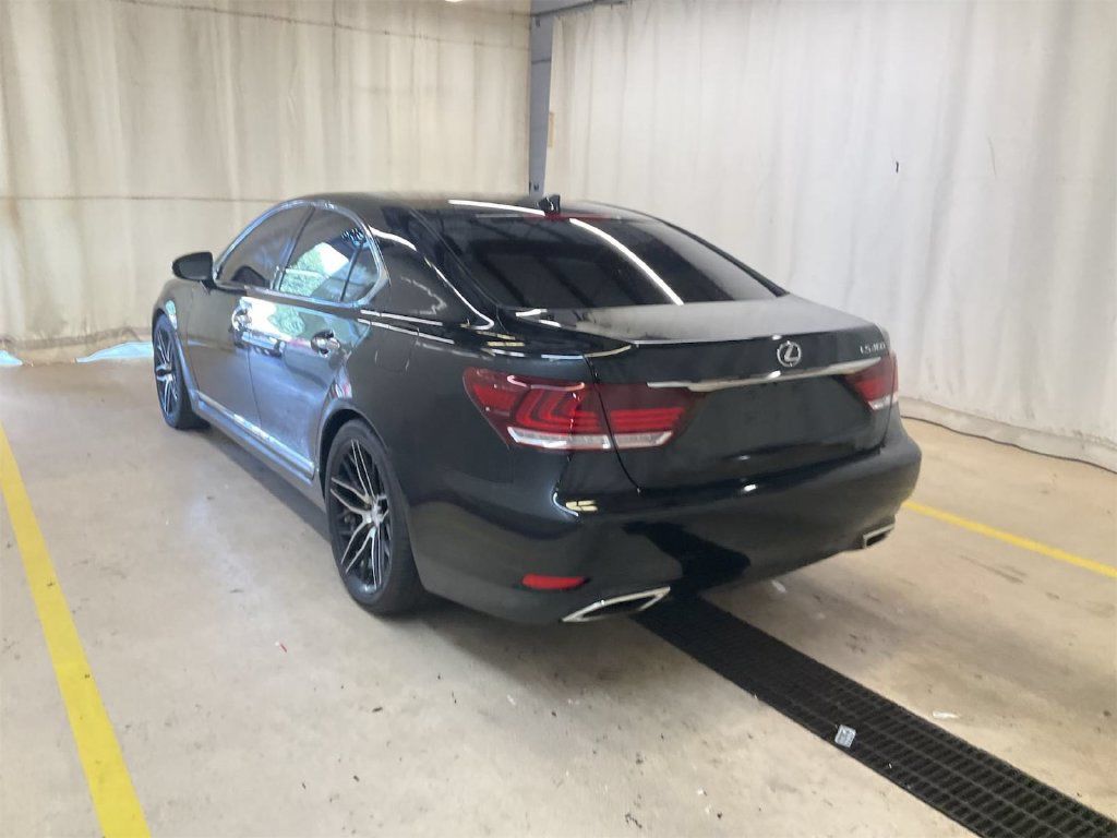 Used 2016 Lexus LS 460 w/ Comfort Package RWD image 4