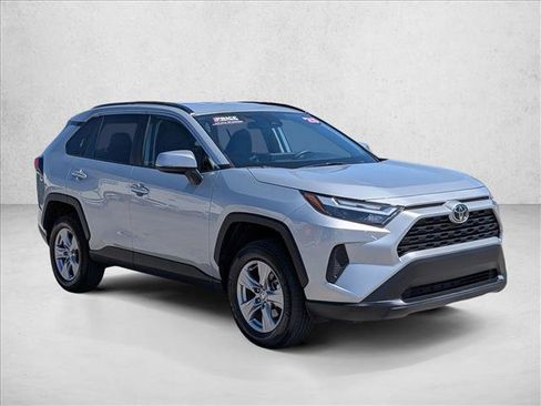 Used 2025 Toyota RAV4 XLE FWD image 3