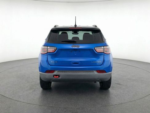 Used 2025 Jeep Compass Trailhawk AWD/4WD image 7
