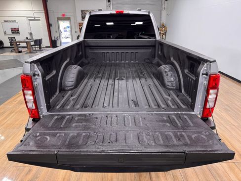 Used 2022 Ford F350 XLT w/ XLT Premium Package image 7