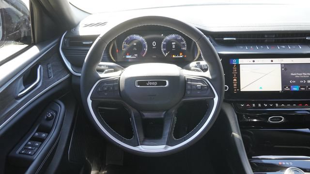 New 2026 Jeep Grand Cherokee Limited w/ Luxury Tech Group II RWD image 16