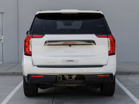 Used 2023 GMC Yukon AT4 w/ AT4 Premium Package AWD/4WD image 11