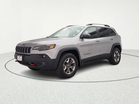 Used 2019 Jeep Cherokee Trailhawk w/ Comfort & Convenience Group image 3