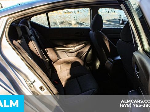 Used 2024 Nissan Altima 2.5 SV image 19