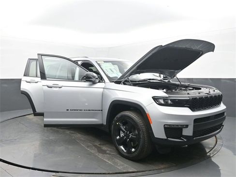 New 2025 Jeep Grand Cherokee L Limited image 59