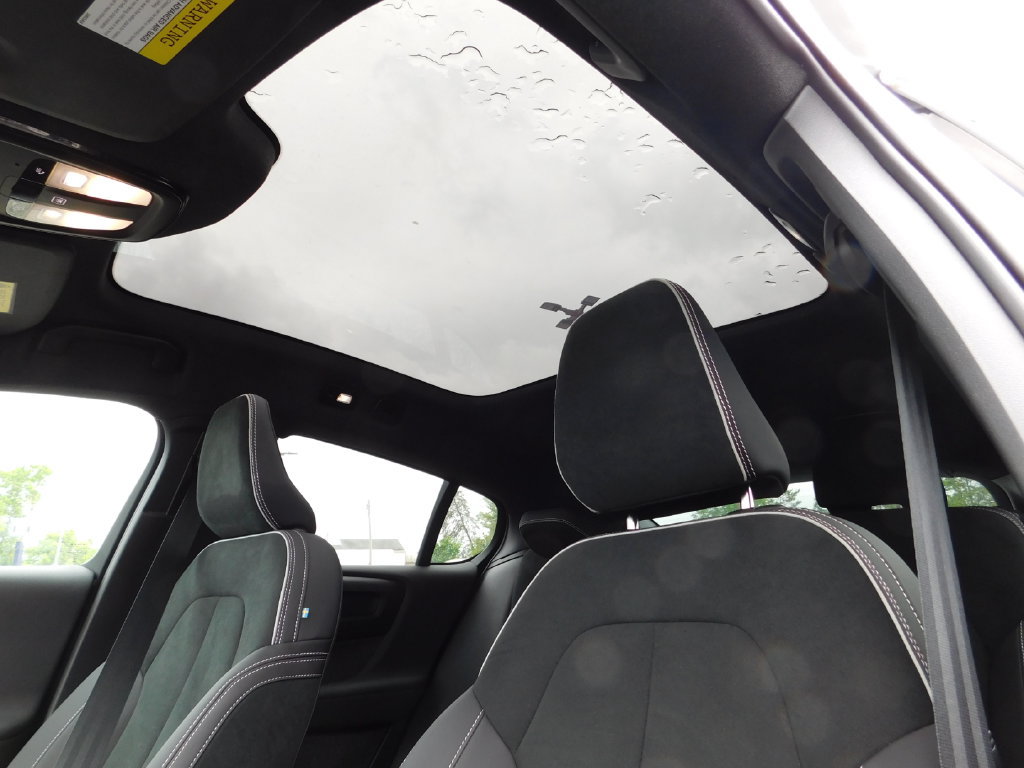 Used 2023 Volvo C40 P8 Recharge Ultimate AWD/4WD image 19