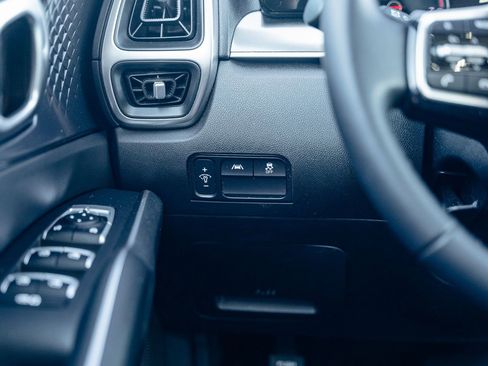 Used 2023 Kia Sorento S w/ Panoramic Sunroof Package image 25