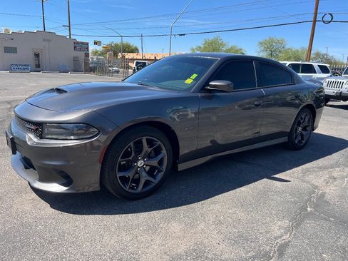 Used 2019 Dodge Charger R/T RWD image 10