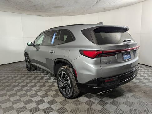 Certified 2025 Buick Enclave Sport Touring image 4