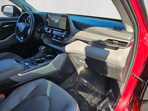 Used 2020 Toyota Highlander Platinum image 22