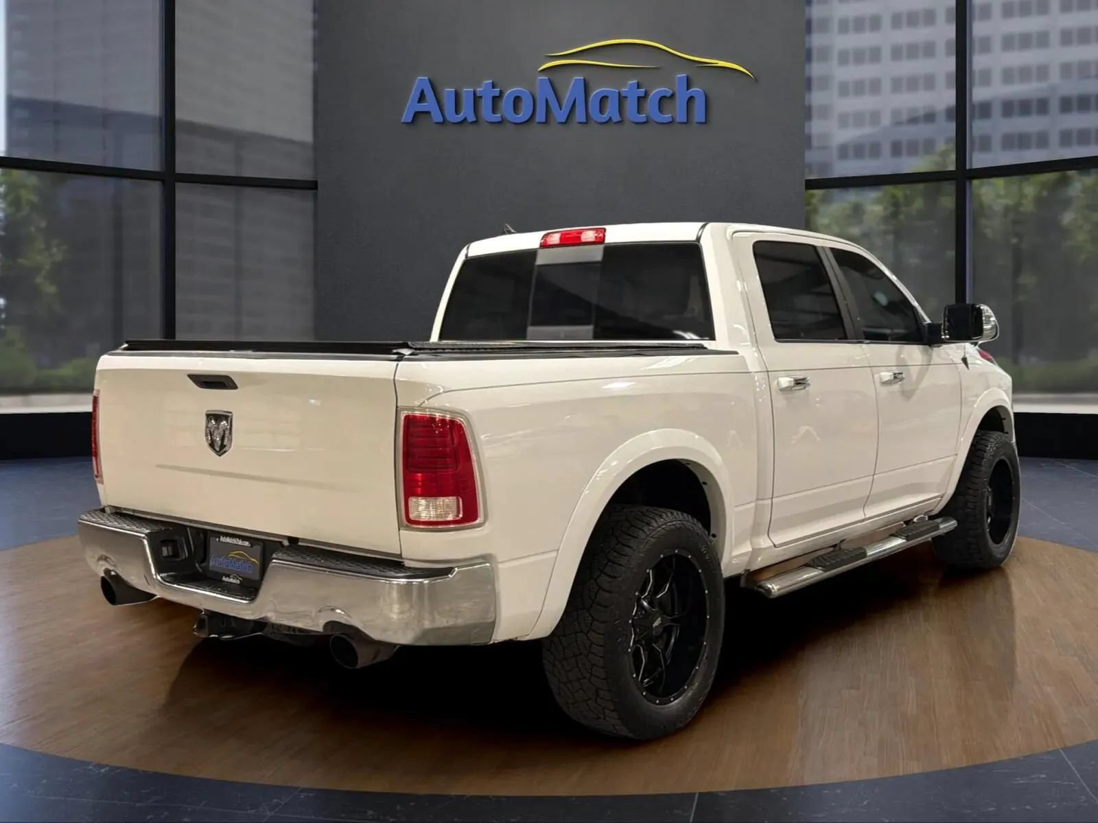 Used 2017 RAM 1500 Laramie AWD/4WD image 11