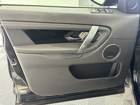 Used 2024 Land Rover Discovery Sport S image 9