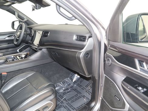 Used 2022 Jeep Wagoneer Series I w/ Premium Group I AWD/4WD image 44