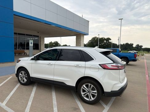 Used 2020 Ford Edge SEL w/ Convenience Package FWD image 3