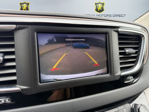 Used 2023 Chrysler Voyager LX FWD image 11