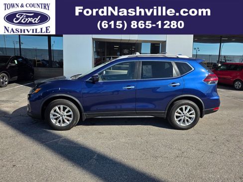 Used 2020 Nissan Rogue SV image 1