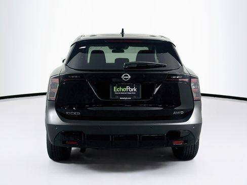 Used 2025 Nissan Kicks SV AWD/4WD image 7