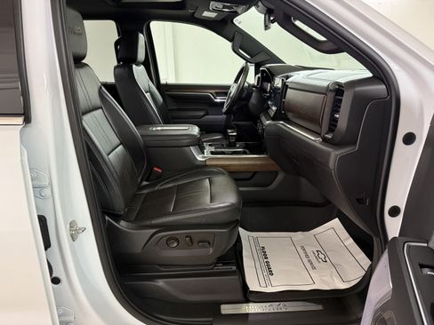 Used 2022 Chevrolet Silverado 1500 High Country w/ High Country Premium Package image 34
